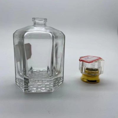 New Design Polygon Shape 60ml Customization of Perfume Bottles