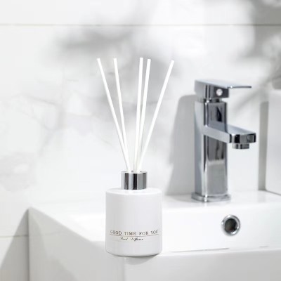 150ML Glossy Black White Luxury Glass Reed Diffuser Bottle Luxury Empty Glass Stick Bottle for Aroma Oil Diffuser