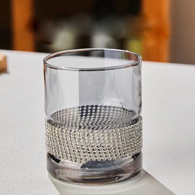 Luxury Crystal Cylinder Candle Jar Diamond Iridescent Glass for Home Decoration Popular Easter Style