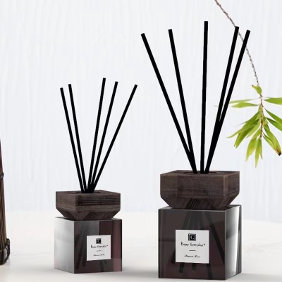 Square Glass 100ML 200ML 500ml Big Size Home Decoration Fragrance Empty Reed Diffuser Essential Oil Bottle With Wooden Lids