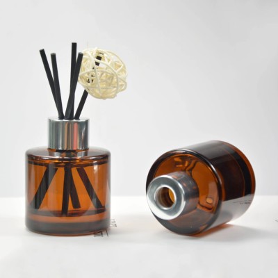 High Quality Luxury 50ML 100ML 150ML  200mL Empty Amber Clear Glass Reed Diffuser Bottle with Reeds