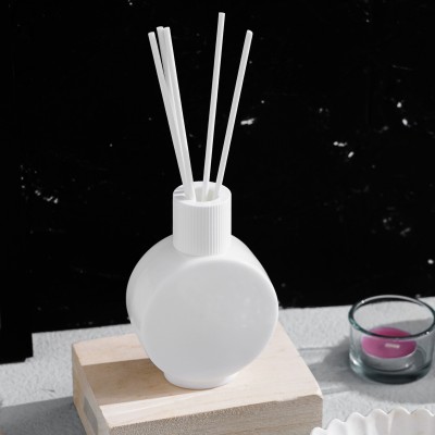 BTJ New Design  Luxury Glass Perfume Bottle Bedroom Decorative Fragrance Pure White 100ml Reed Diffuser Bottles