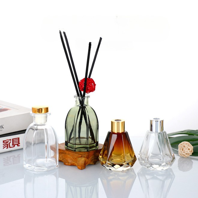 Customized 60ML Gradient Color Aroma Bottle High Value Fashion Glass Fire-Free Home Office