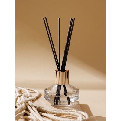 2024 New Product Empty Unique Shape Fragrance Bottles White Porcelain Aroma Diffuser Bottle for Indoor Ornaments