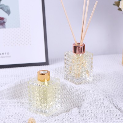 Small Pineapple Checkered Aromatherapy Ornament, Flameless, and Long-lasting Fragrance for Indoor Bathroom Household Use