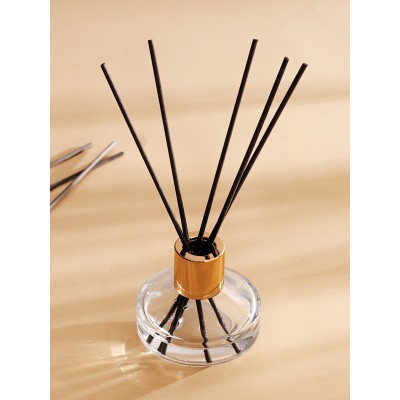 2024 New Product Empty Unique Shape Fragrance Bottles White Porcelain Aroma Diffuser Bottle for Indoor Ornaments