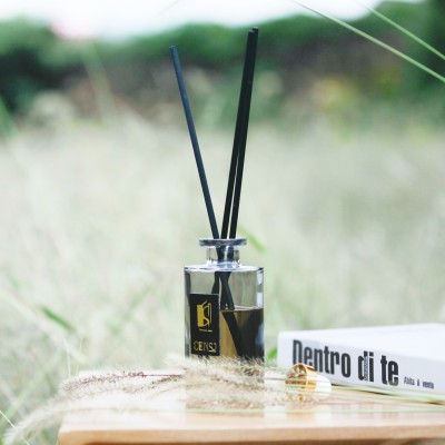 Private Label Hot Sale Square Shape Empty Jar Home Fragrance Glass Aroma Bottle Reed Diffuser