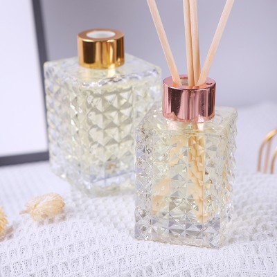 Small Pineapple Checkered Aromatherapy Ornament, Flameless, and Long-lasting Fragrance for Indoor Bathroom Household Use